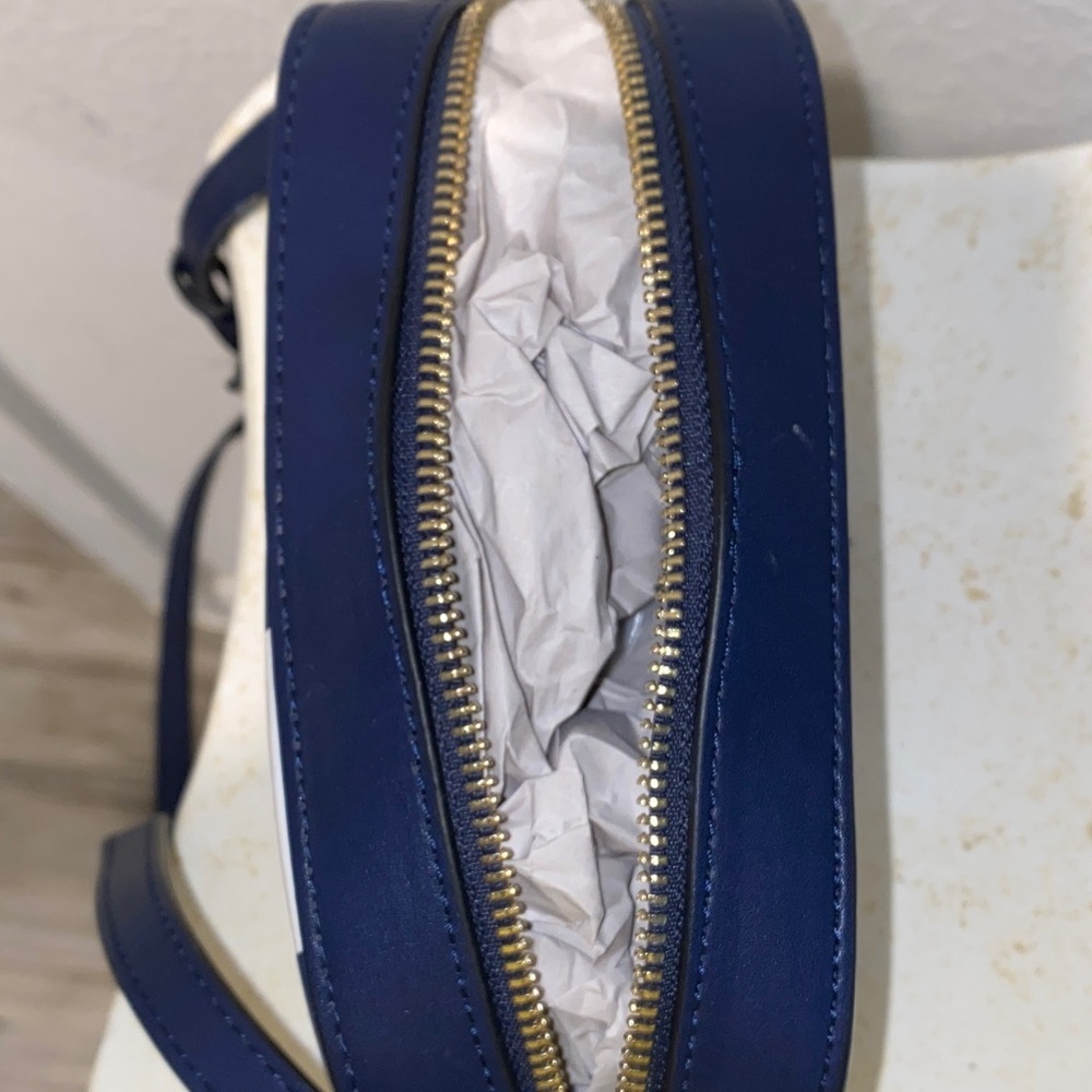 New GAP Mini Navy Crossbody Bag Bold Stripes Chic Design - Picture 9 of 9